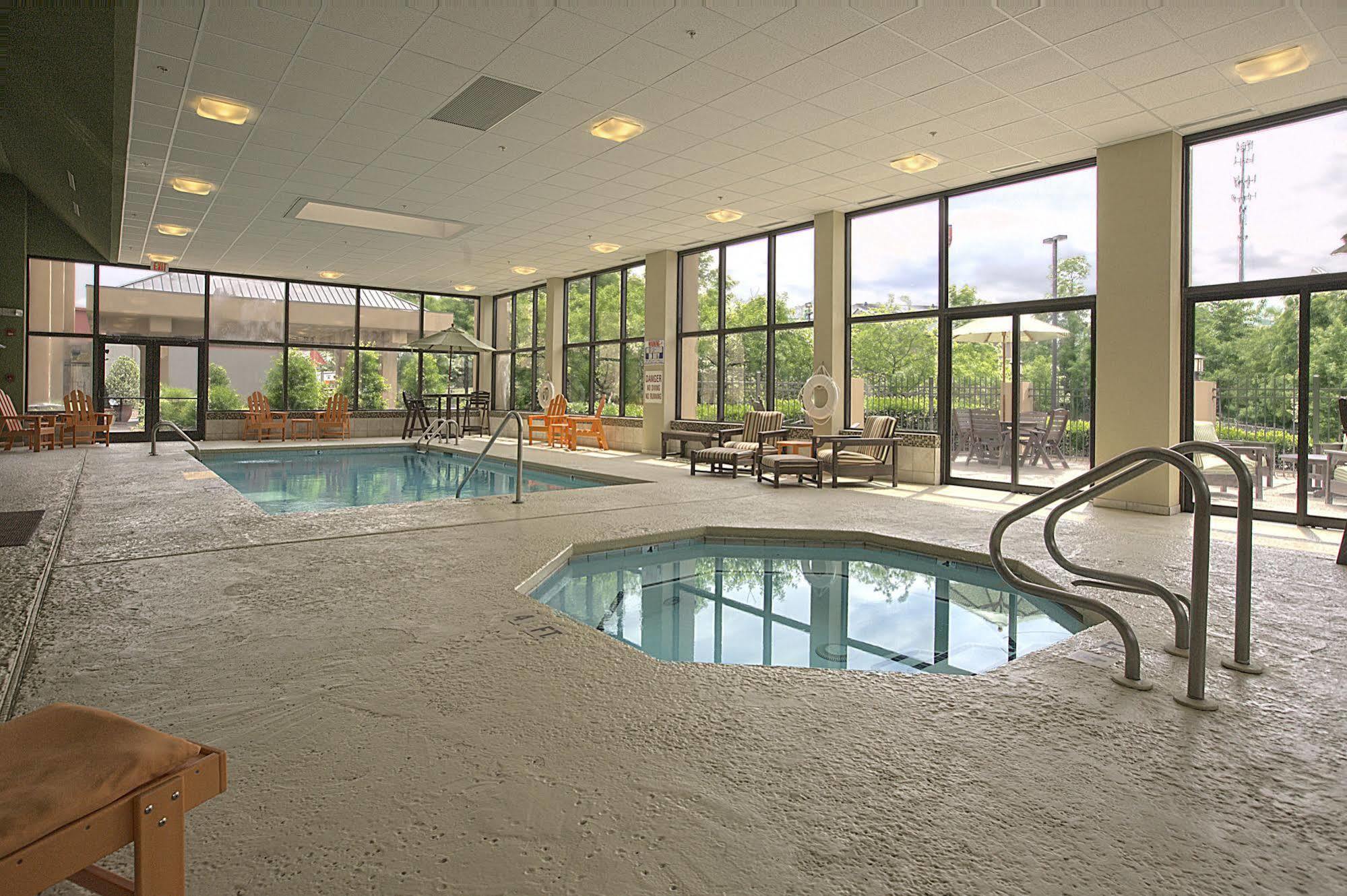 Hampton Inn Asheville - Biltmore Area Екстериор снимка